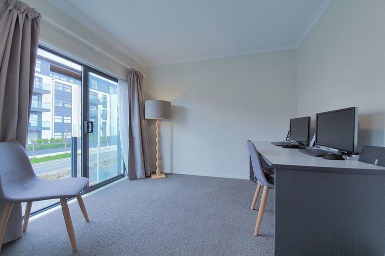 Photo of property in 196 Hobsonville Point Road, Hobsonville, Auckland, 0616