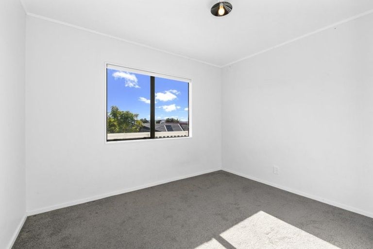 Photo of property in 18 Kahurangi Place, Snells Beach, 0920