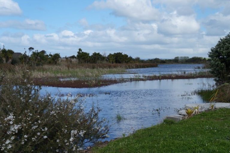 Photo of property in 16 Dune Lake Place, Ruakaka, 0116