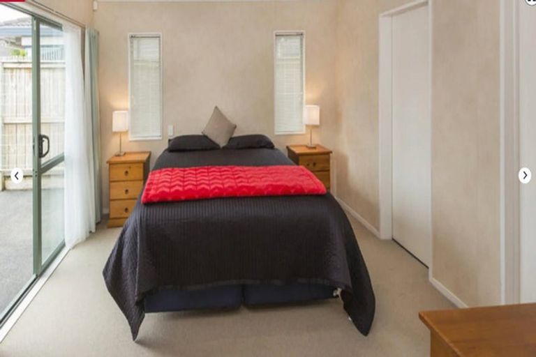 Photo of property in 70 Armoy Drive, East Tamaki, Auckland, 2016