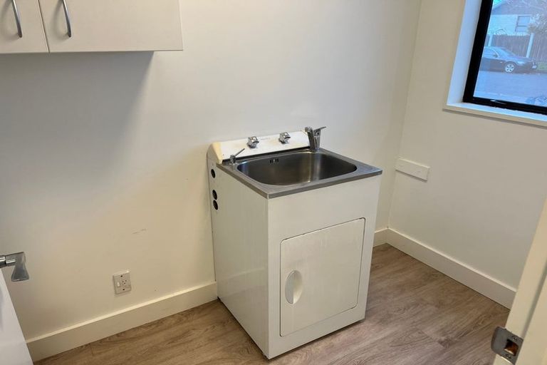 Photo of property in 2/2 Wakelin Place, Redwood, Christchurch, 8051