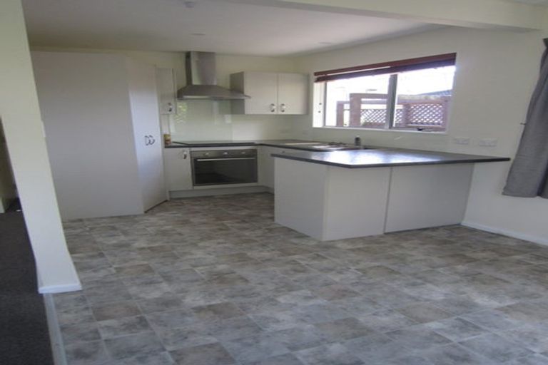 Photo of property in 2/9 Archdall Place, Avonhead, Christchurch, 8042