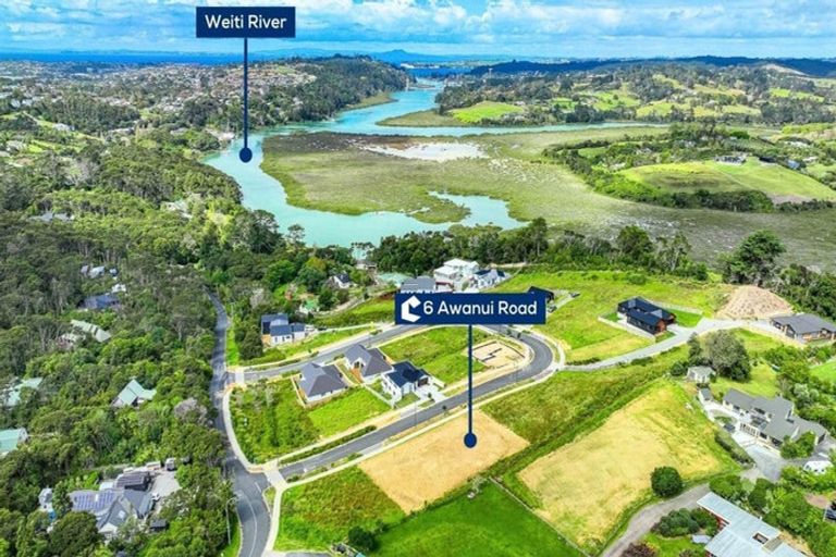 Photo of property in 6 Awanui Road, Red Beach, 0932