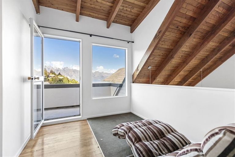 Photo of property in 17a Arawata Terrace, Fernhill, Queenstown, 9300