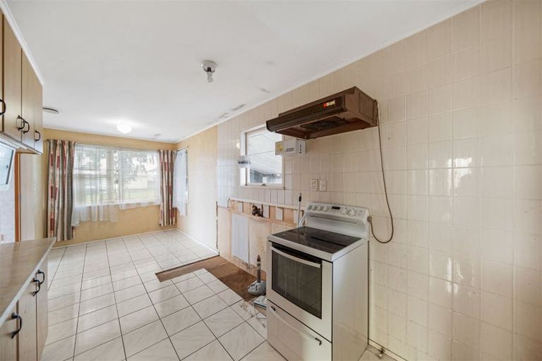 Photo of property in 21 Convair Crescent, Mangere, Auckland, 2022