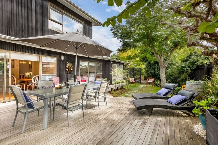 Photo of property in 3 Fielding Crescent, Farm Cove, Auckland, 2012