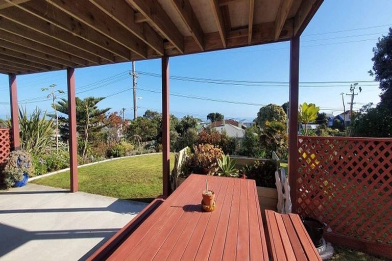 Photo of property in 92 Matai Street, Castlecliff, Whanganui, 4501