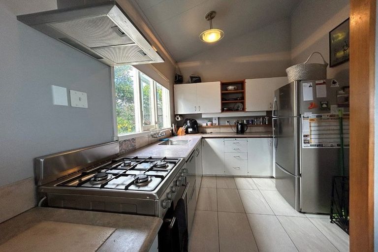 Photo of property in 4a Denholm Road, Hospital Hill, Napier, 4110