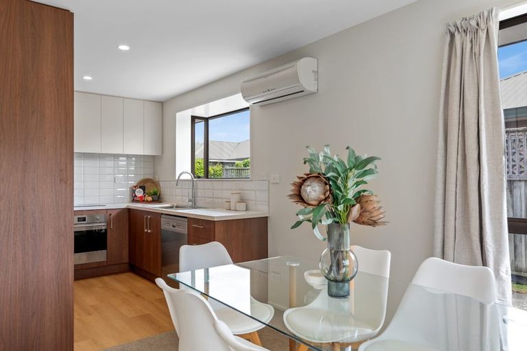 Photo of property in 2 Saskia Lane, Somerfield, Christchurch, 8024