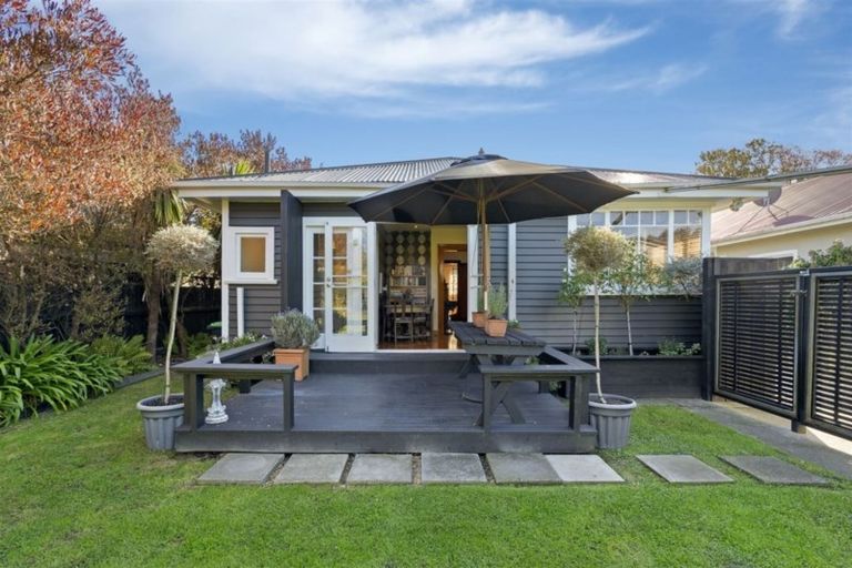 Photo of property in 40 Somerfield Street, Somerfield, Christchurch, 8024