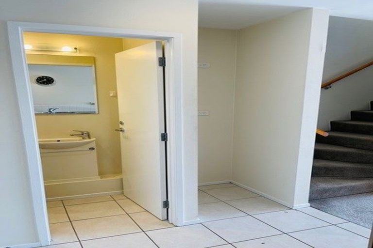 Photo of property in 5/17 Waihi Way, East Tamaki, Auckland, 2013