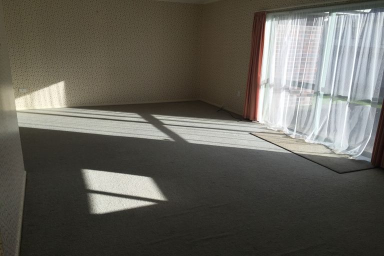 Photo of property in 4 Zefiro Drive, Massey, Auckland, 0614