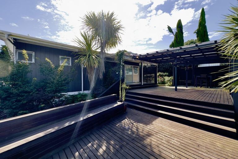 Photo of property in 2/49 Archers Road, Hillcrest, Auckland, 0629