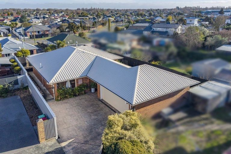 Photo of property in 267a Lake Terrace Road, Shirley, Christchurch, 8061