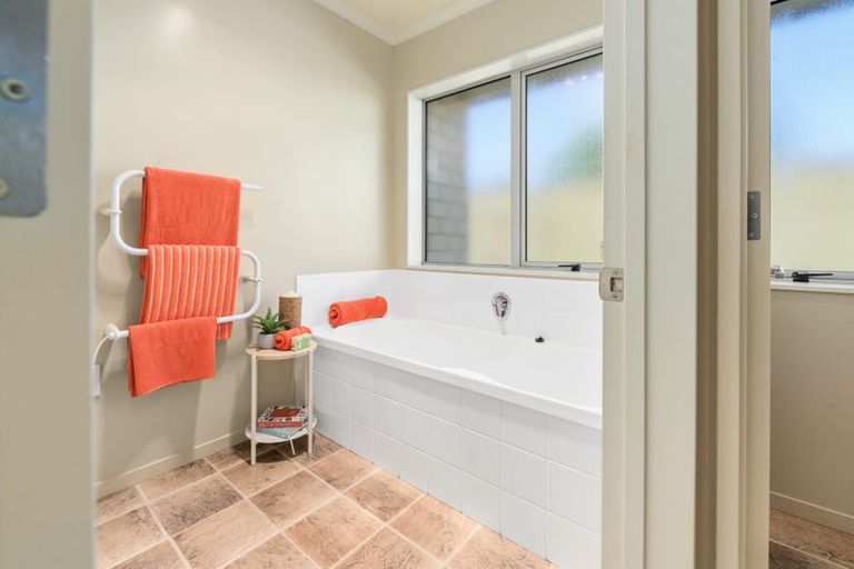 Photo of property in 6 Apollo Place, Rototuna North, Hamilton, 3210