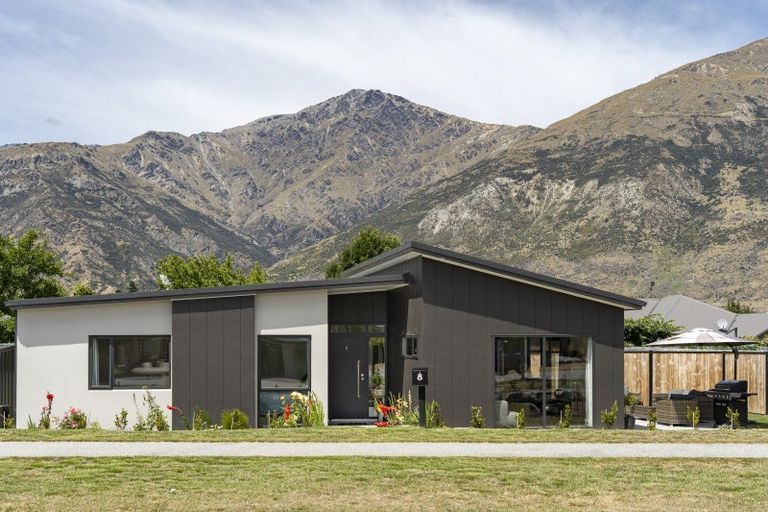 Photo of property in 8 Erskine Street, Lake Hayes, Queenstown, 9304