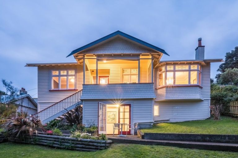 Photo of property in 20 Aranoni Street, Island Bay, Wellington, 6023