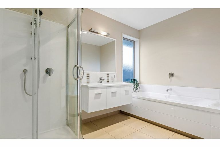 Photo of property in 5 Cyclamen Place, Aidanfield, Christchurch, 8025