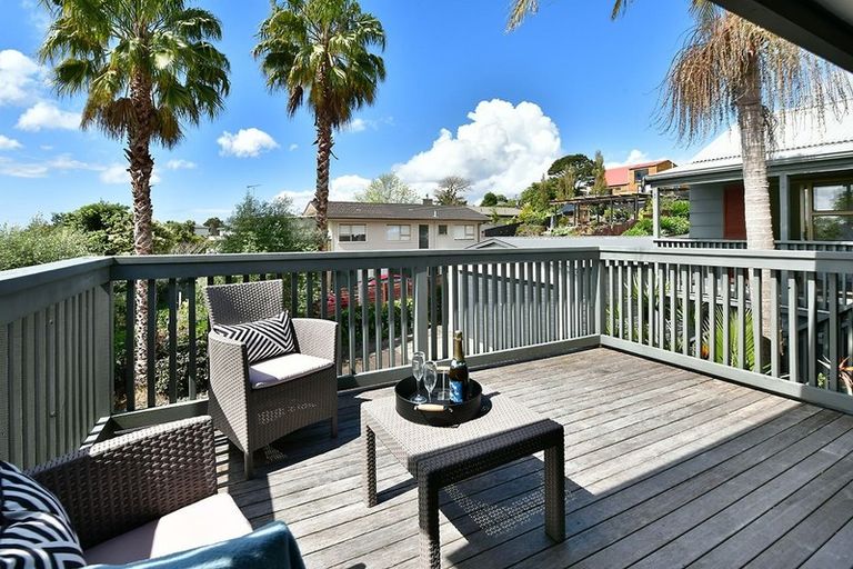 Photo of property in 59 Elliston Crescent, Stanmore Bay, Whangaparaoa, 0932