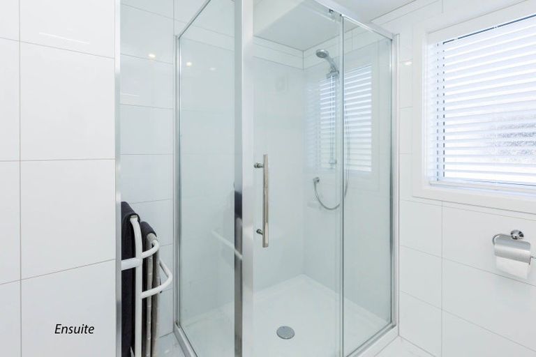 Photo of property in 16 Comeskey Grove, Elderslea, Upper Hutt, 5018