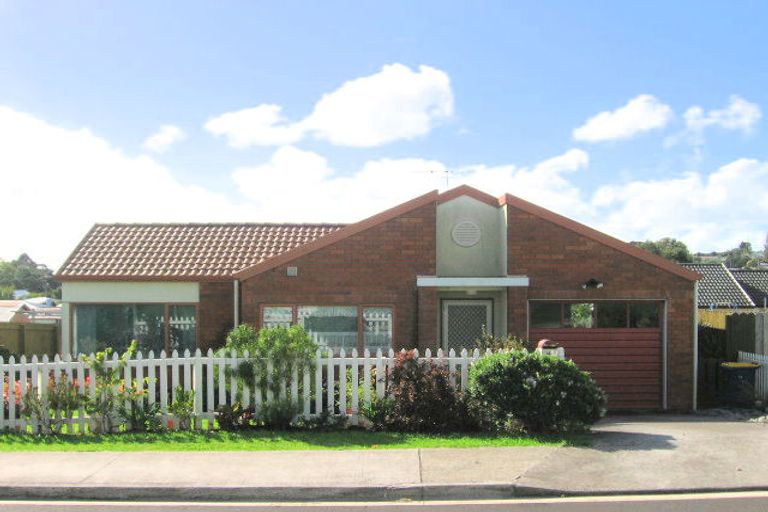 Photo of property in 14 Blueridge Close, Sunnyvale, Auckland, 0612