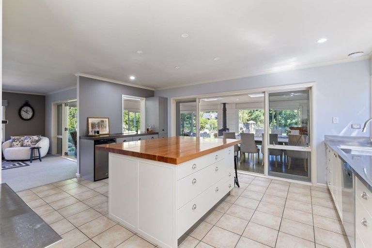 Photo of property in 33 Royal Oak Drive, Kelvin Grove, Palmerston North, 4414