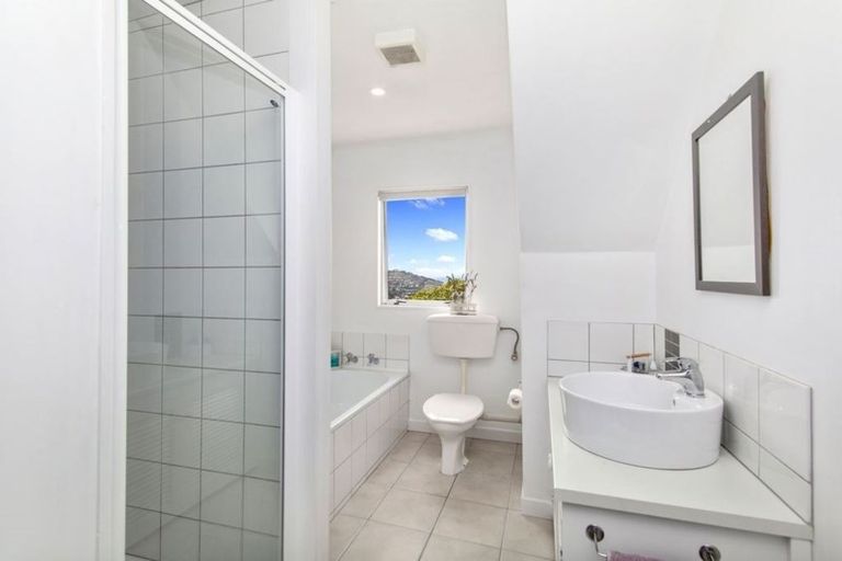 Photo of property in 6a Kilsyth Street, Karori, Wellington, 6012