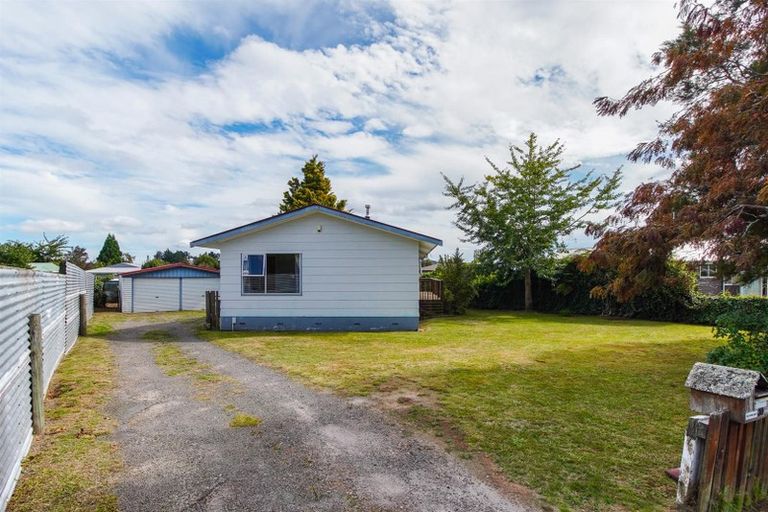 Photo of property in 30 Rewarewa Street, Owhata, Rotorua, 3010