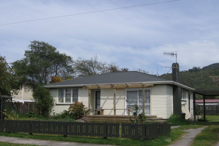 Photo of property in 8 John Road, Fairy Springs, Rotorua, 3015