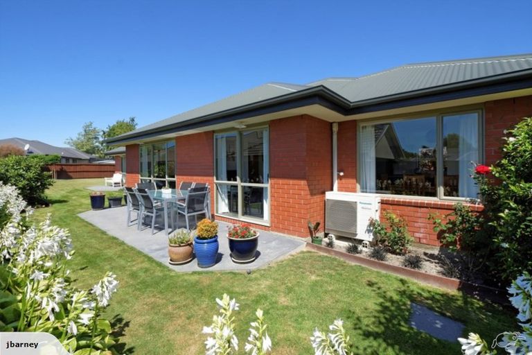 Photo of property in 4 Gwen Place, Redwood, Christchurch, 8051
