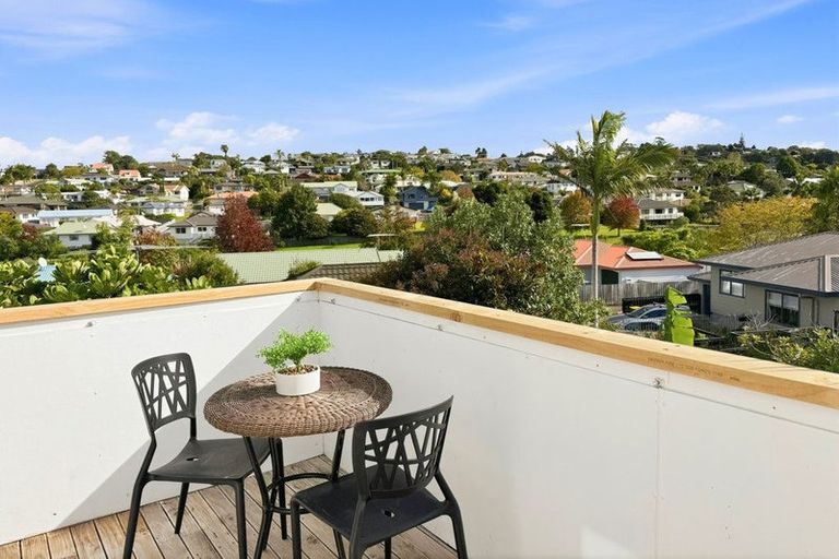 Photo of property in 1/4 Knott Road, Stanmore Bay, Whangaparaoa, 0932