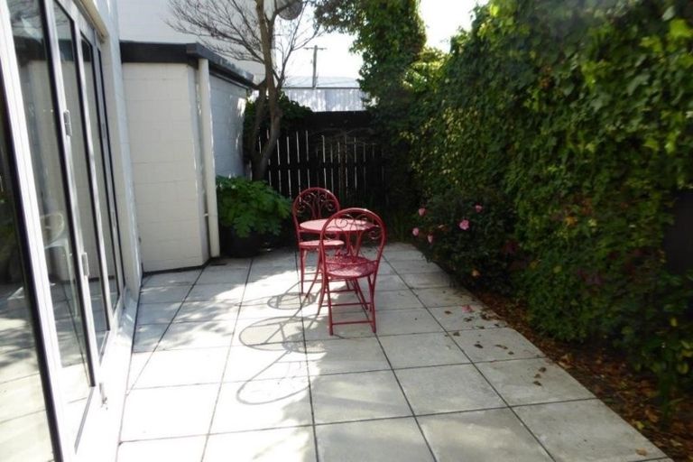 Photo of property in 2/106 Leinster Road, Merivale, Christchurch, 8014