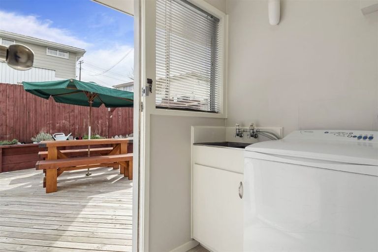 Photo of property in 1/301 Sunset Road, Sunnynook, Auckland, 0632