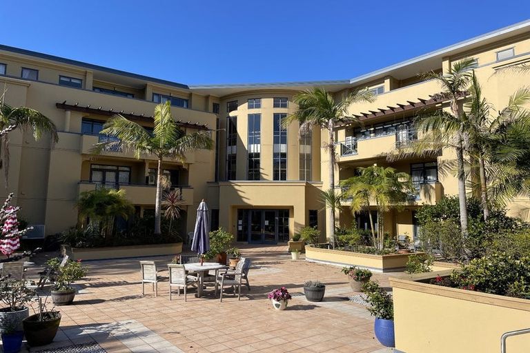 Photo of property in 2c/7-11 Bute Road, Browns Bay, Auckland, 0630