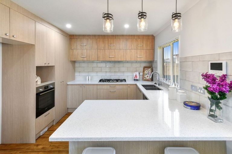 Photo of property in 5 Survila Street, Takanini, 2110