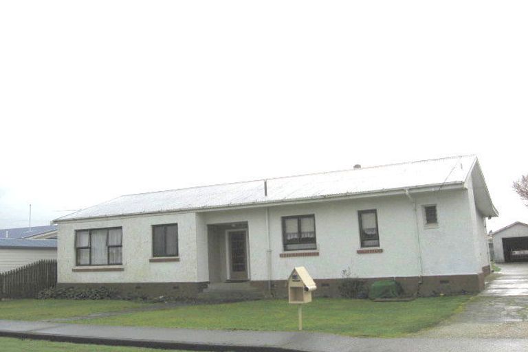 Photo of property in 33 Brydone Street, Edendale, 9825