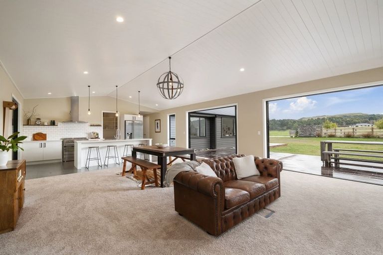 Photo of property in 12 Lancewood Way, Kinloch, Taupo, 3377