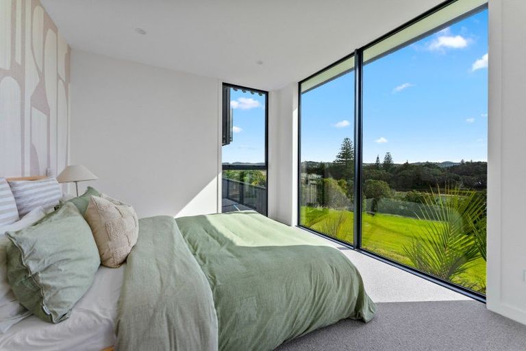 Photo of property in 45b Rosario Crescent, Red Beach, 0932