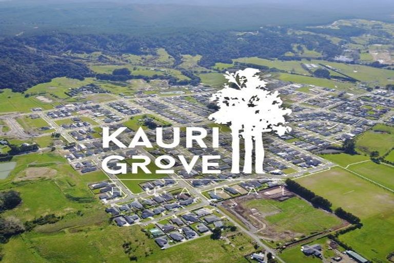 Photo of property in 12 Vogwill Road, Kumeu, 0810