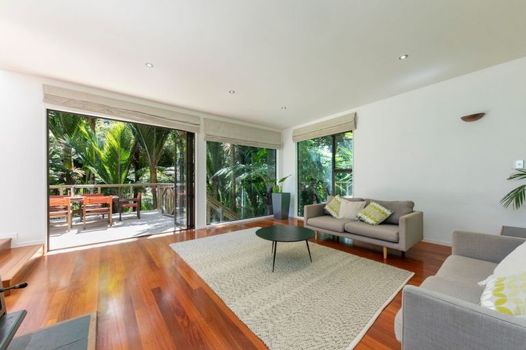 Photo of property in 40 Lone Kauri Road, Karekare, New Lynn, 0772