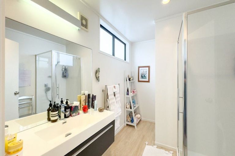 Photo of property in 112 Pohutukawa Crescent, Whangamata, 3620