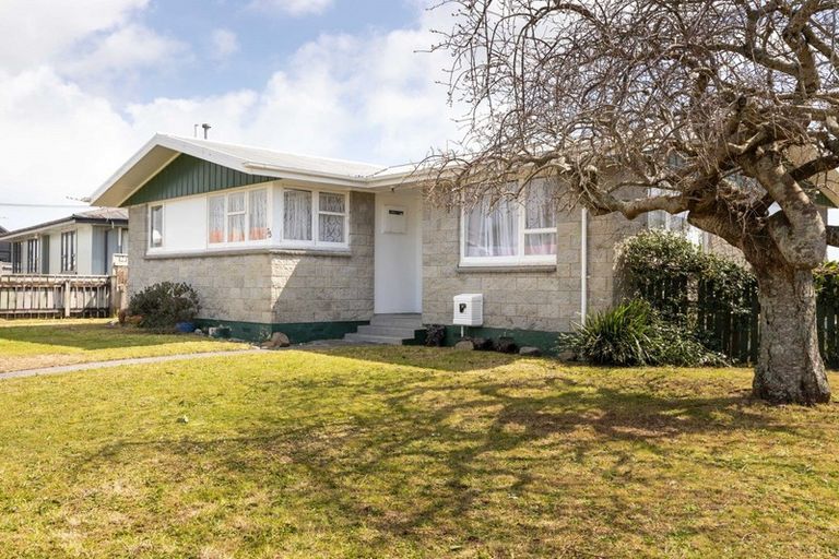Photo of property in 75 Wrantage Street, Westown, New Plymouth, 4310