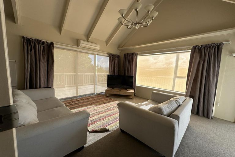 Photo of property in 89 Kahu Road, Paremata, Porirua, 5024