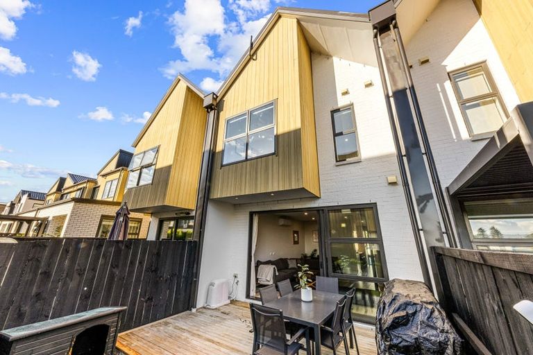 Photo of property in 42 Glidepath Road, Hobsonville, Auckland, 0616