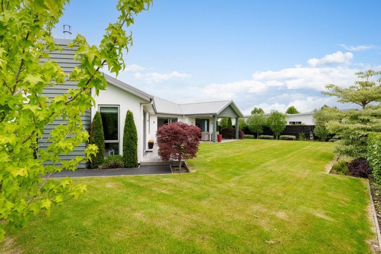 Photo of property in 17 Thornly Park Avenue, Mosgiel, 9024