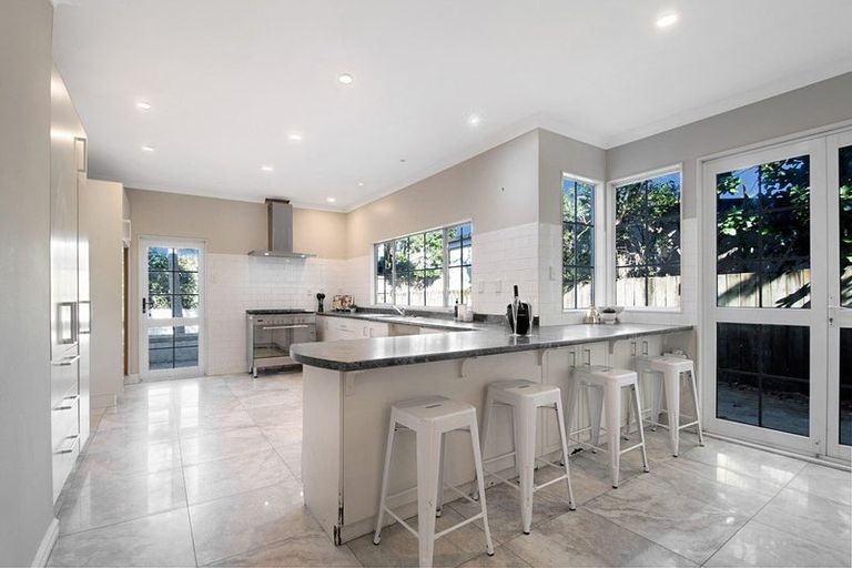 Photo of property in 13 Belvedere Court, West Harbour, Auckland, 0618