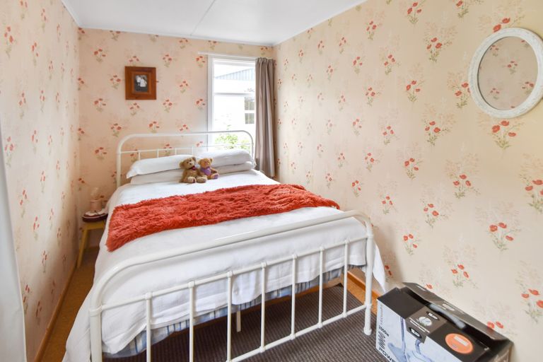 Photo of property in 8 Black Peak Road, Omarama, 9412