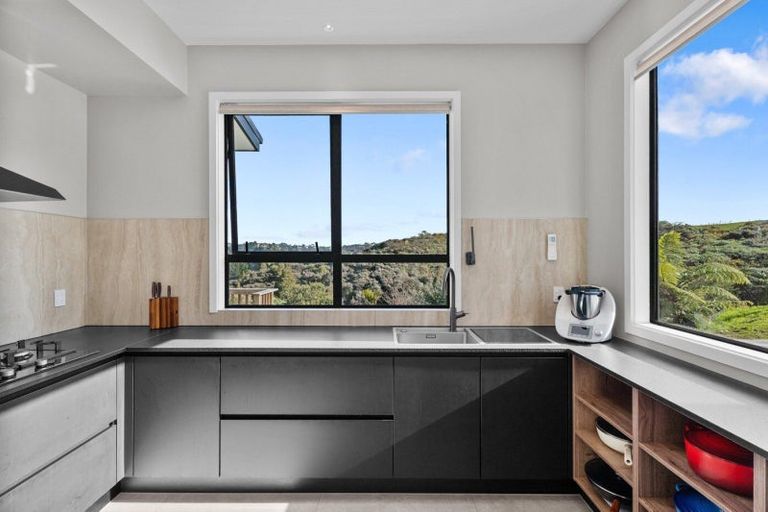 Photo of property in 8 Ridgelea Road, Long Bay, Albany, 0792