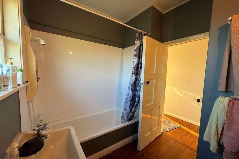 Photo of property in 83 Sunshine Avenue, Karori, Wellington, 6012