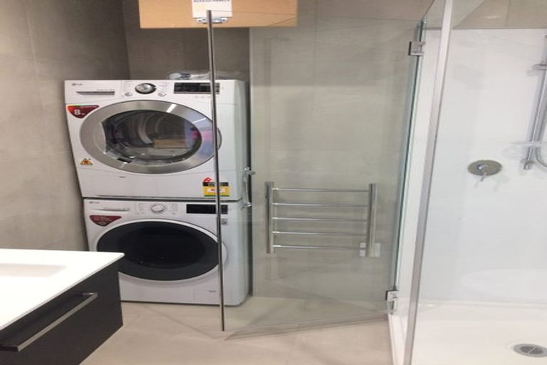 Photo of property in Frank Sargeson Apts, 303/74 Anzac Street, Takapuna, Auckland, 0622